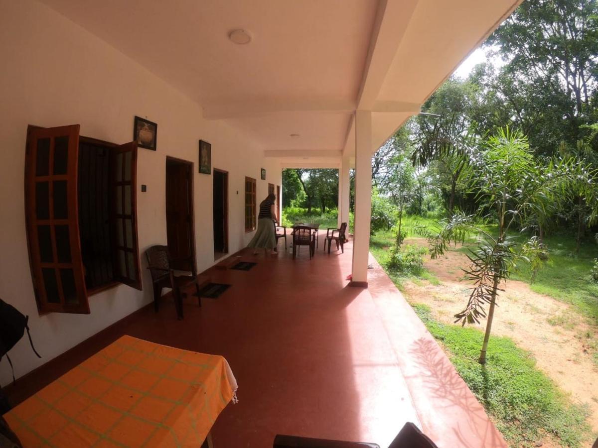 Punkalasa tourist lodge Anurâdhapura Extérieur photo