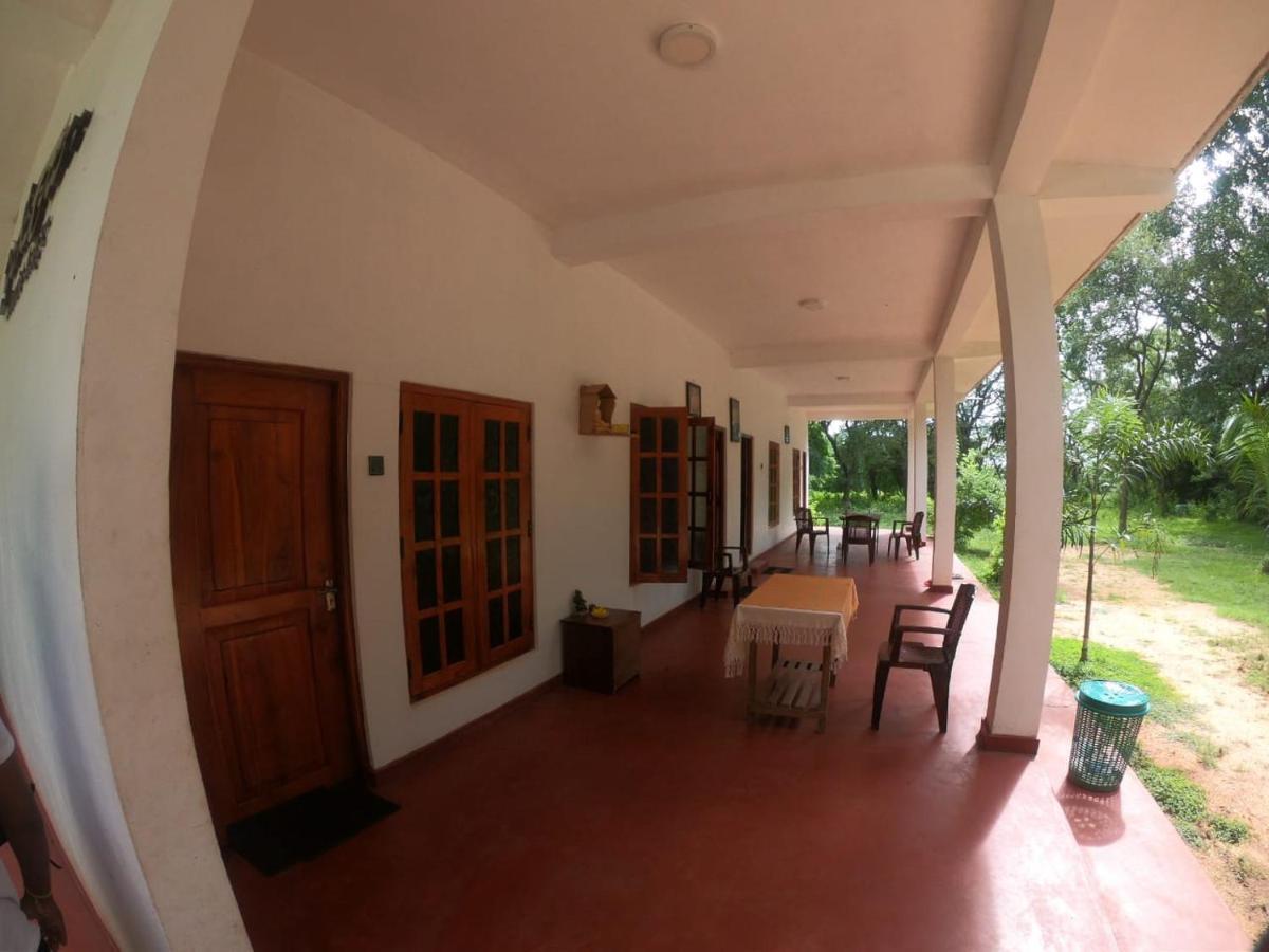 Punkalasa tourist lodge Anurâdhapura Extérieur photo