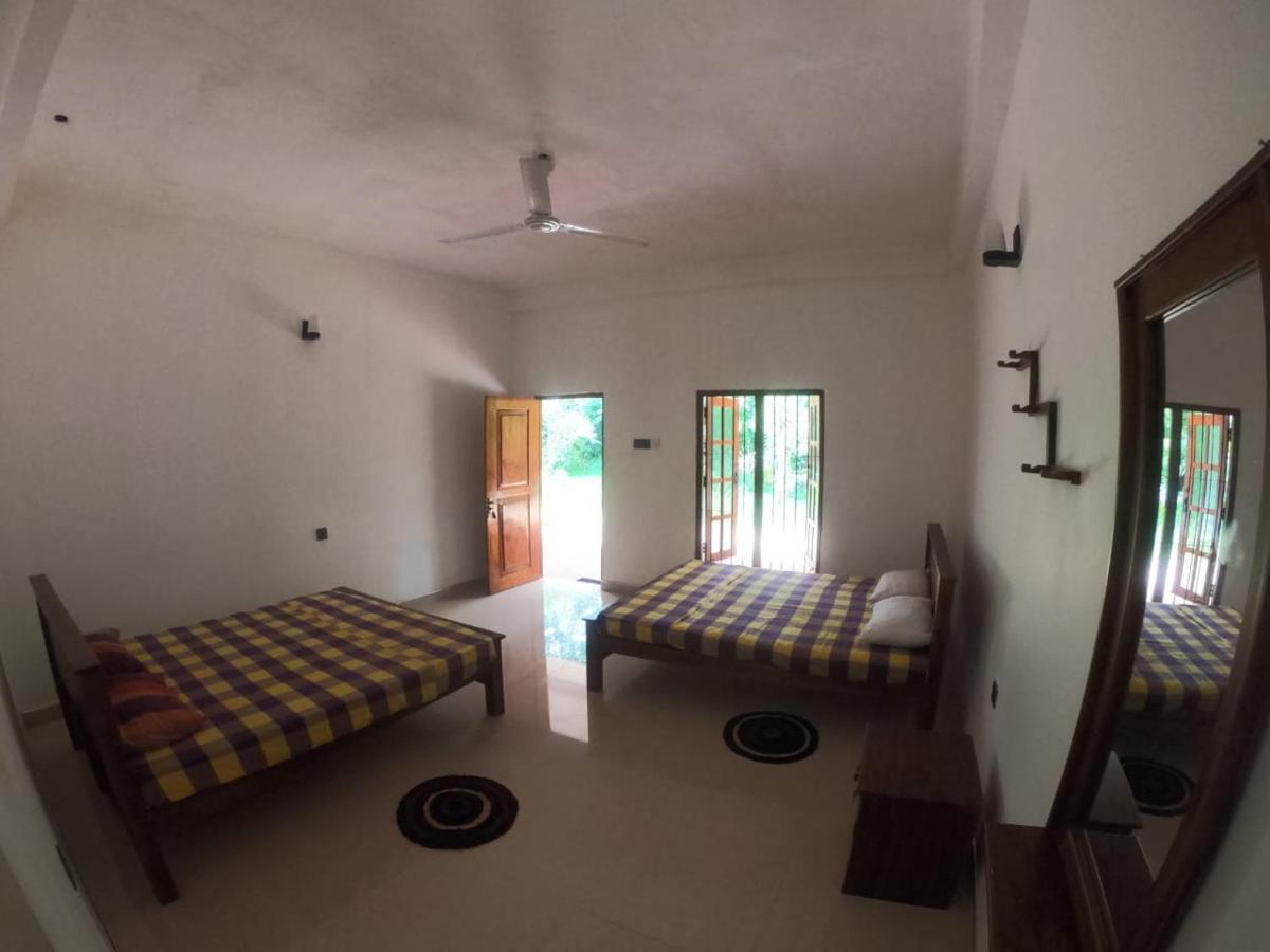 Punkalasa tourist lodge Anurâdhapura Extérieur photo